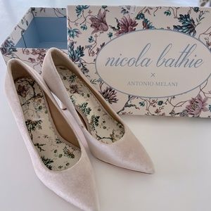 Antonio Melani Velvet heels